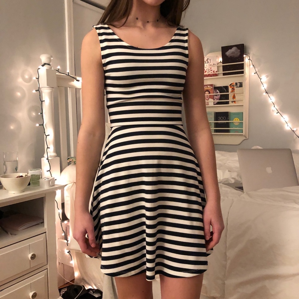 h&m black and white striped dress
